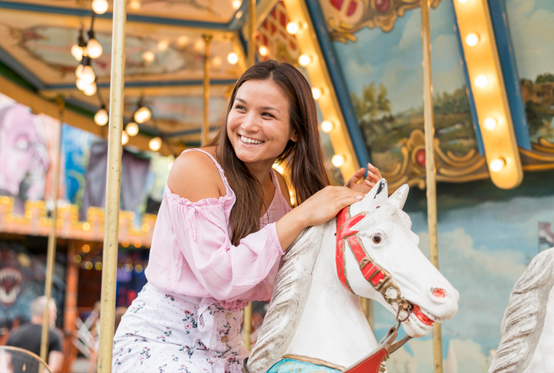 Идеи для летней фотосессии на природе или в городе в 2025 - №9