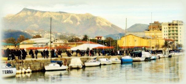 К НЮ ЭТА ФОТОГРАФИЯ НЕ ИМЕЕТ НИКАКОГО ОТНОШЕНИЯ. просто-пано.