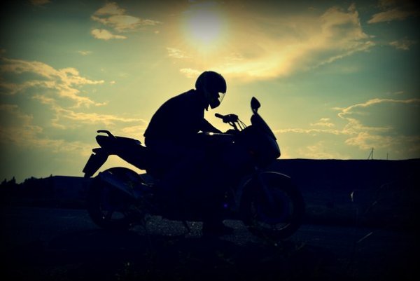 IN9HM_UimfU