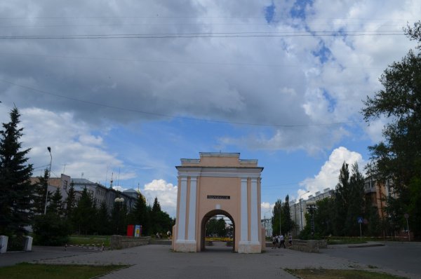 Где красавец Иртыш свои воды несёт сквозь века,