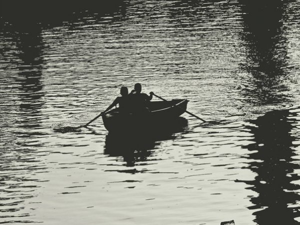 Двое в лодке