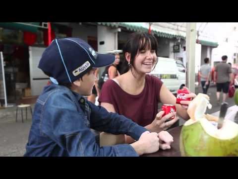Необычная идея Coca Cola - банка газировки на двоих