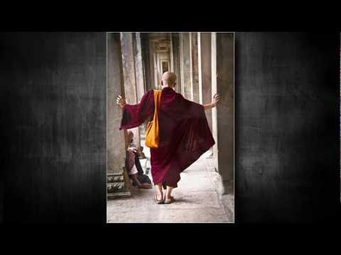World Traveling Street Photographer JOSH BULRISS